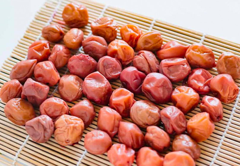 How to make salty plums