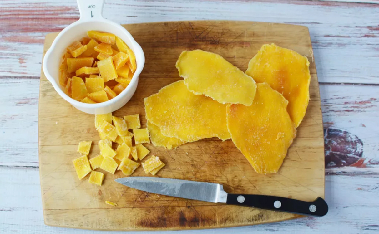 Prep the Dried Mango